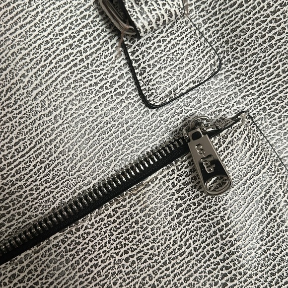 c8-lab super cute handbag 😍 - Picture 6 of 7